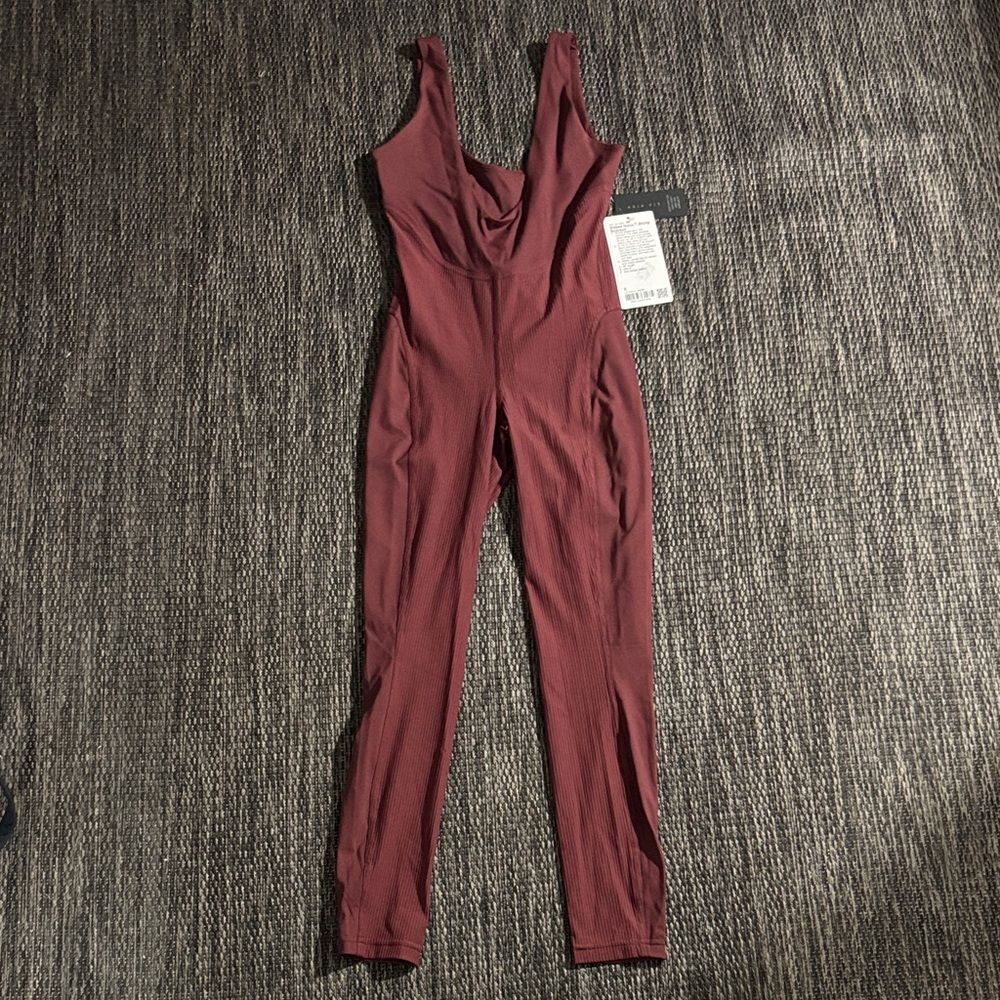 Lululemon Ribbed Nulux Skiing Bodysuit Asia Fit Red Merlot Size Small NEW